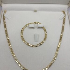 Chic Gold Necklace and Bracelet Set